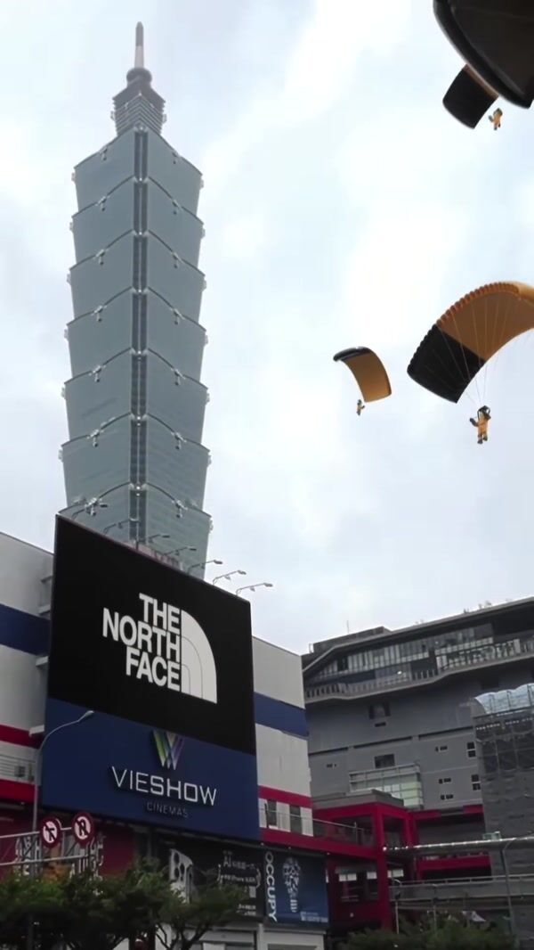 The North Face Giant Paraglider Lands in Taipei