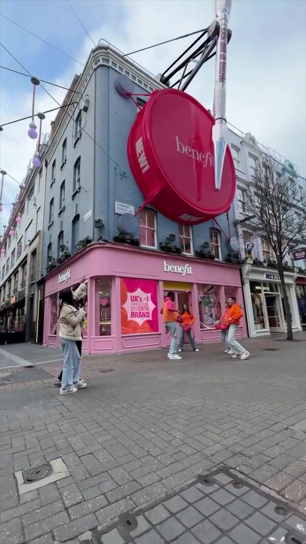 Benefit Cosmetics Massive Compact Drum