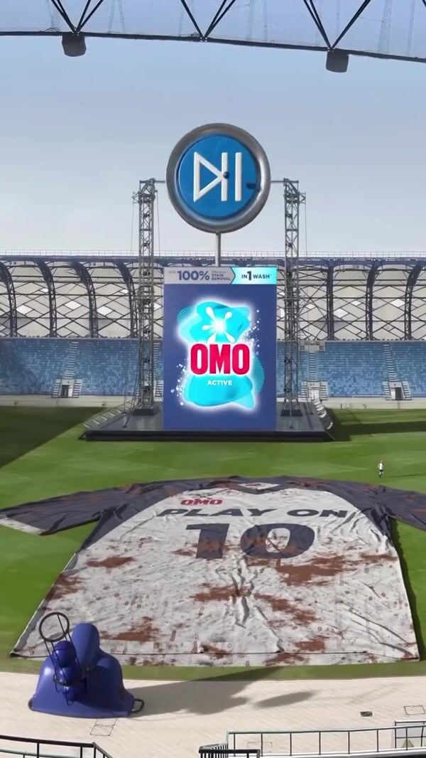 OMO Detergent Powder Cleans Stained Giant Jersey
