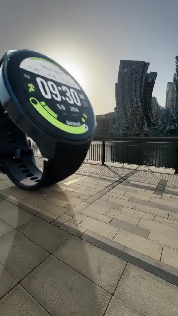 OPPO Smartwatches Rolling at Promenade