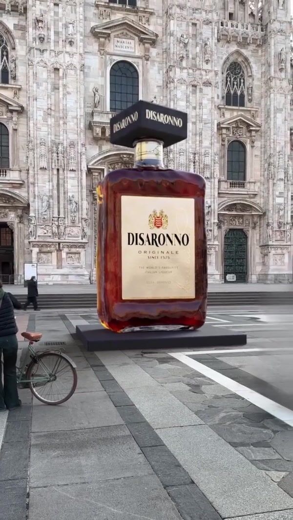 Disaronno Balloon Floats from Wine Display