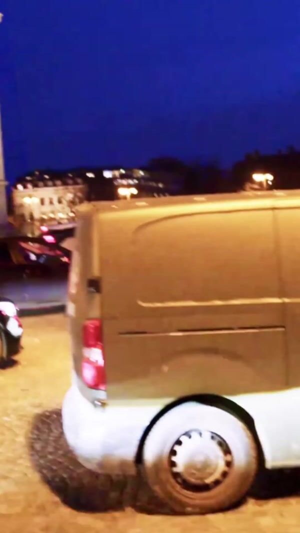 JD Sports Sneaker Stuck on Arc de Triomphe