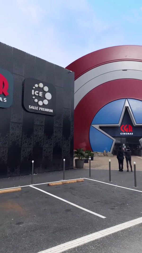 CGR Captain America Shield-Themed Facade