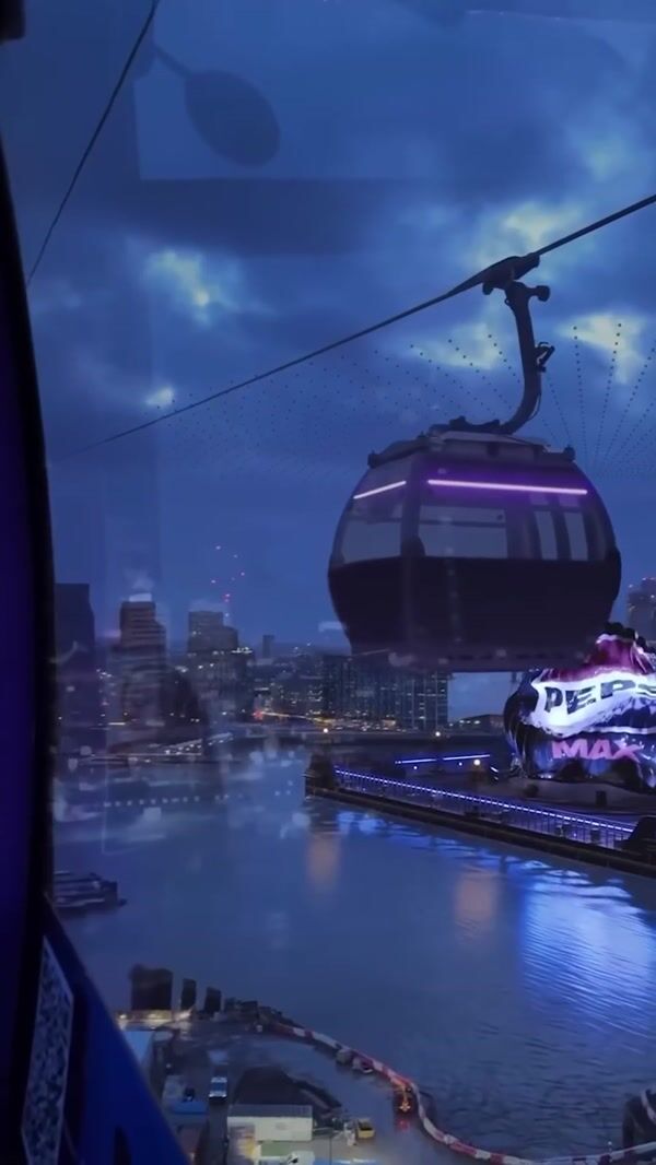 Pepsi Inflatable Can Light Show in London