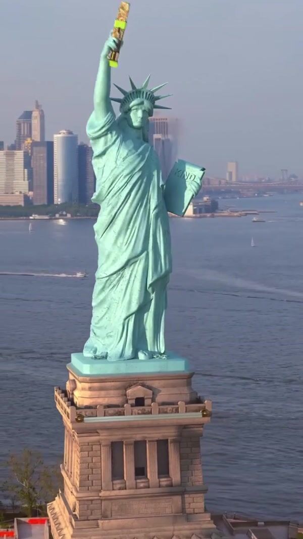 KIND Snacks Statue of Liberty Grips Snack Bar