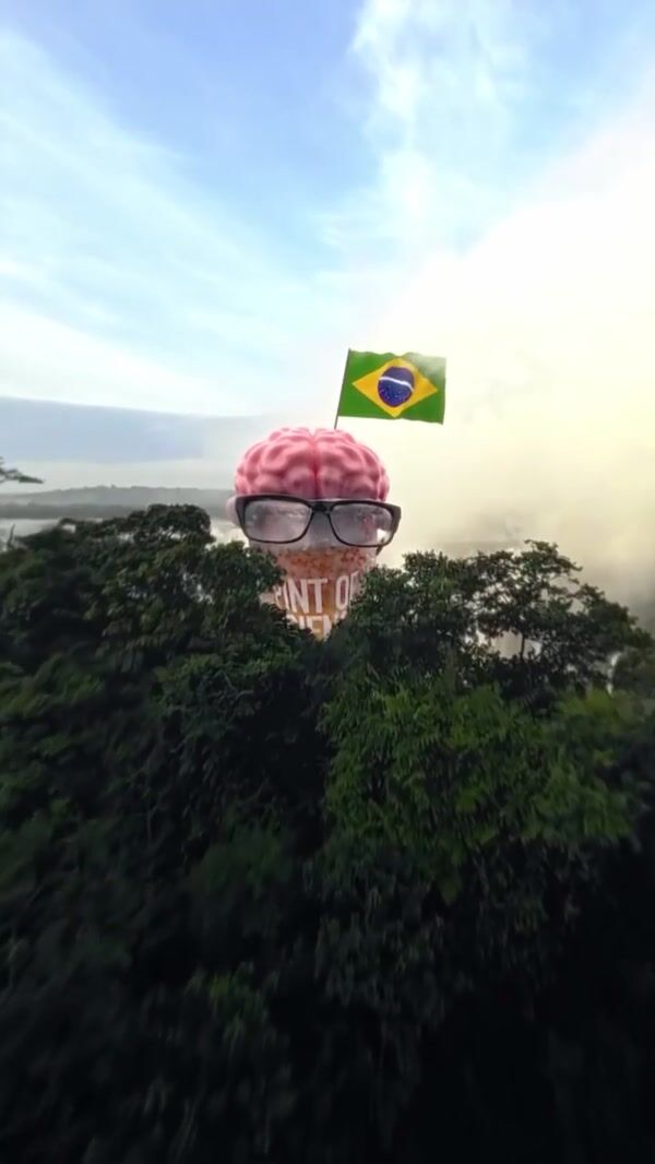 Fronteira Da Ciência Brain on Glass of Beer