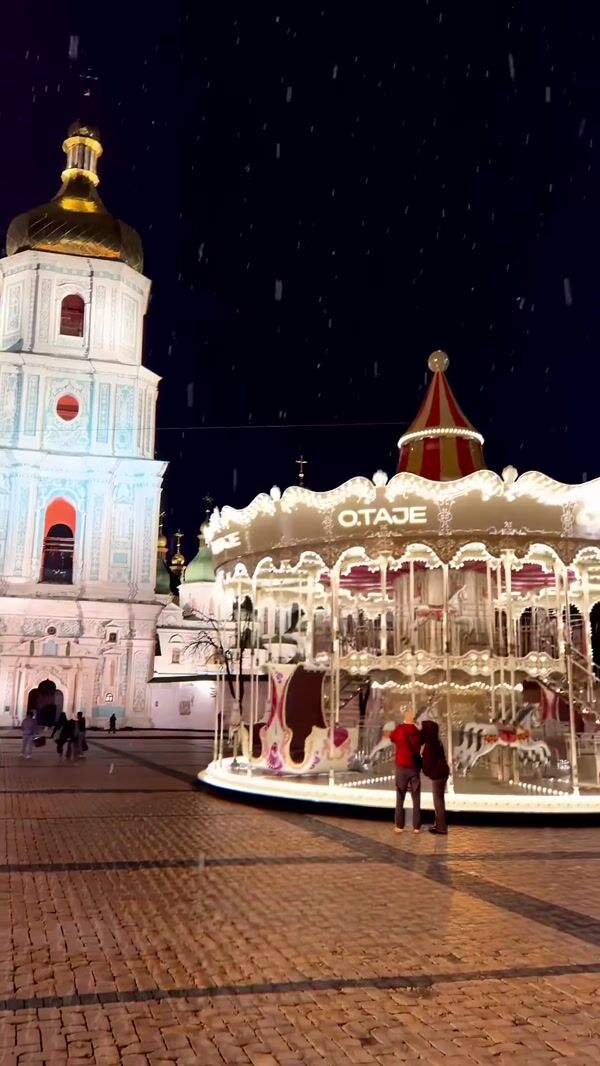 O.TAJE Bright Carousel on Sophia Square