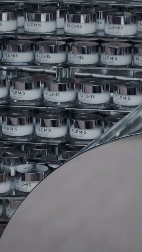 Elemis F1 Race Car of Jars Ride Through Street
