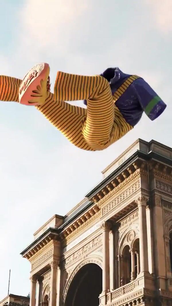 Trimalhas Giant Invisible Figure Wears Knits In Milan