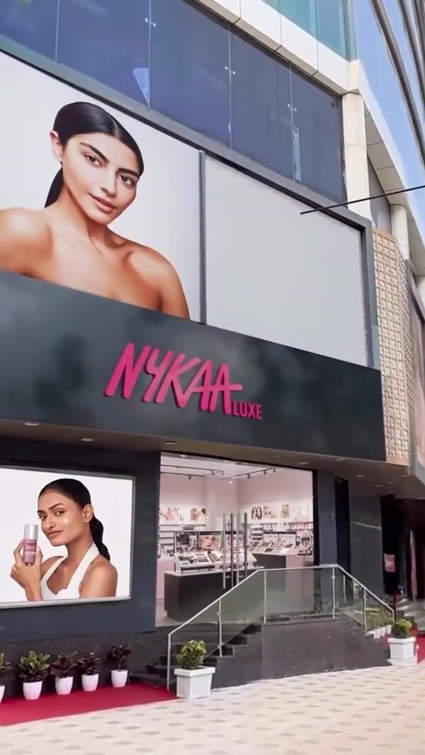 Nykaa Facial Products Glide on Cable Line