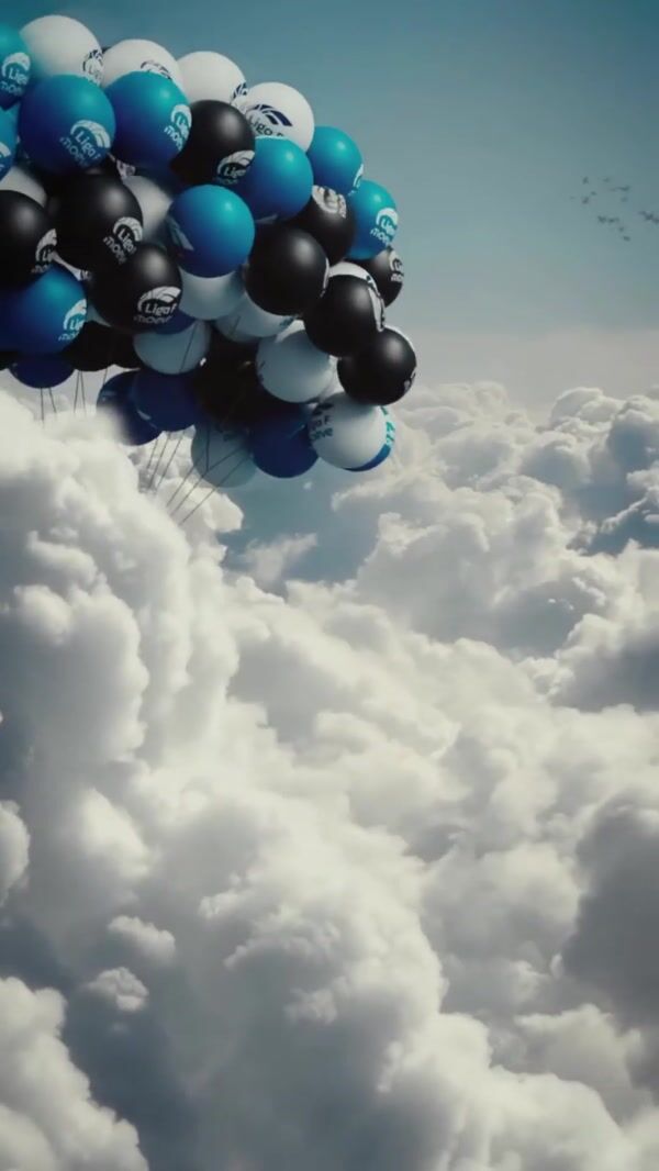 Liga F Balloons Airlifts Box Over City
