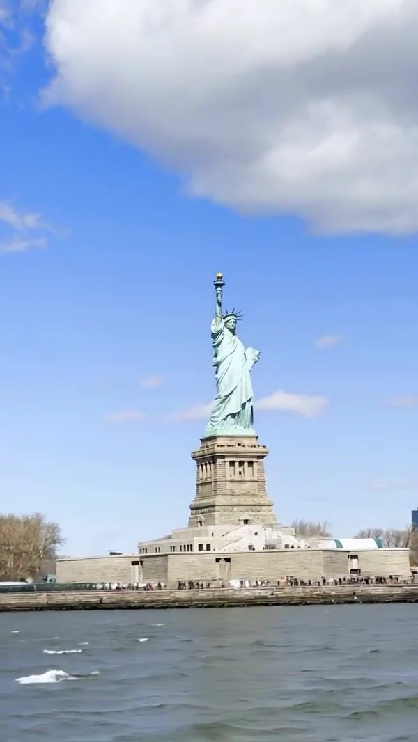 American Eagle Statue of Liberty Wears Denim