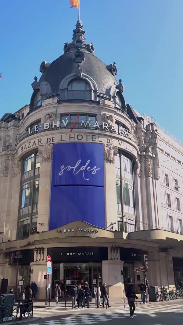 Le BHV Marais Receipt Rolls Out on Facade