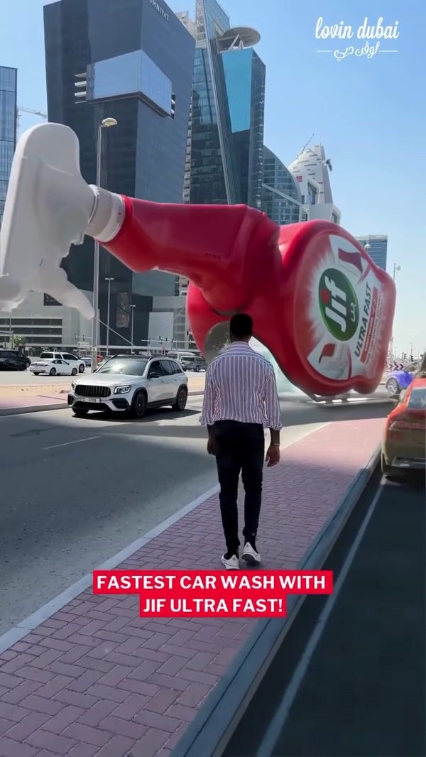 Jif Giant Cleaner Spray Cleans Car