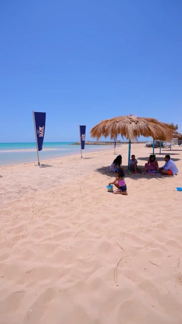 Eva Sun & Sea Sun Screen Bubble Protects Family