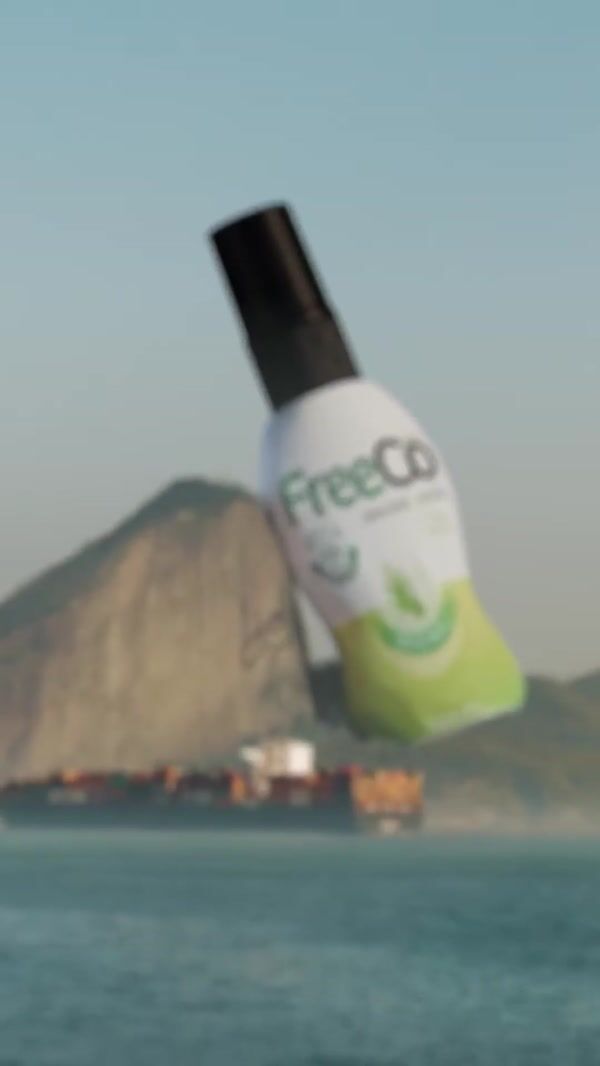 FreeCô Massive Bottle in Sugarloaf Mountain