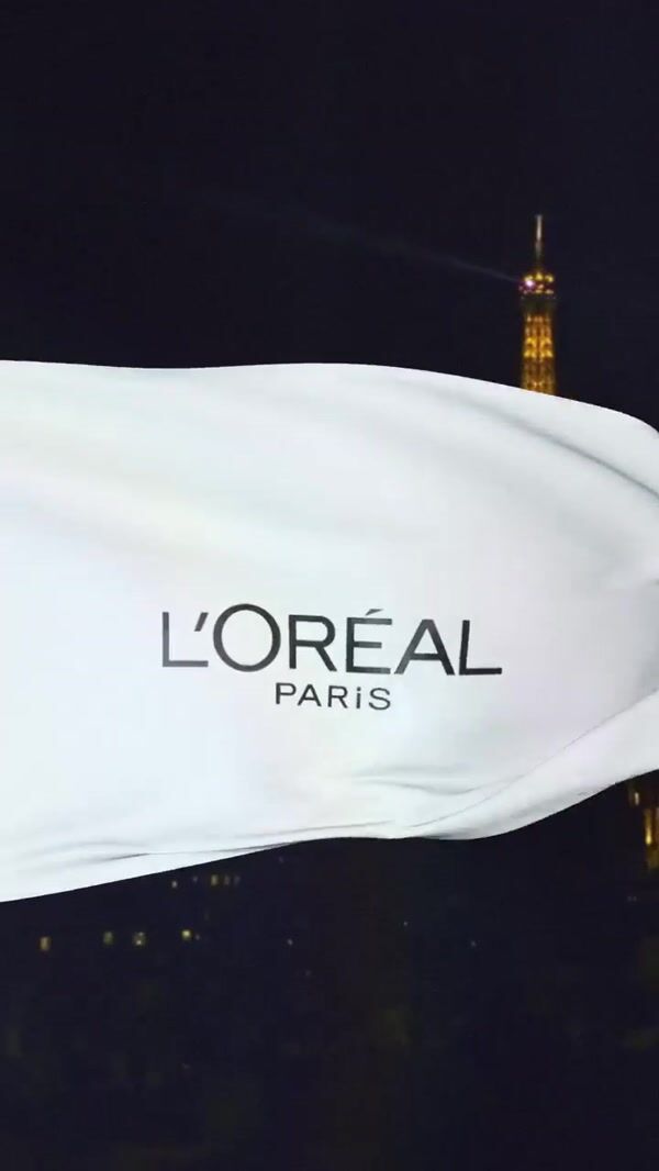 L'Oréal Paris WALK YOUR WORTH Banner