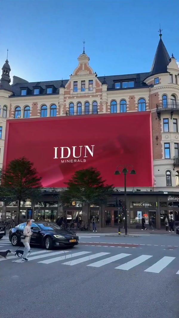 IDUN Minerals Giant Lip Balm Emerges From Billboard