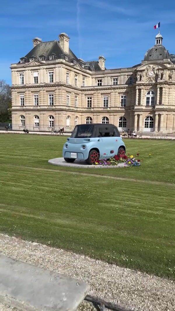 Citroën Flowers Bloom at Luxembourg Palace