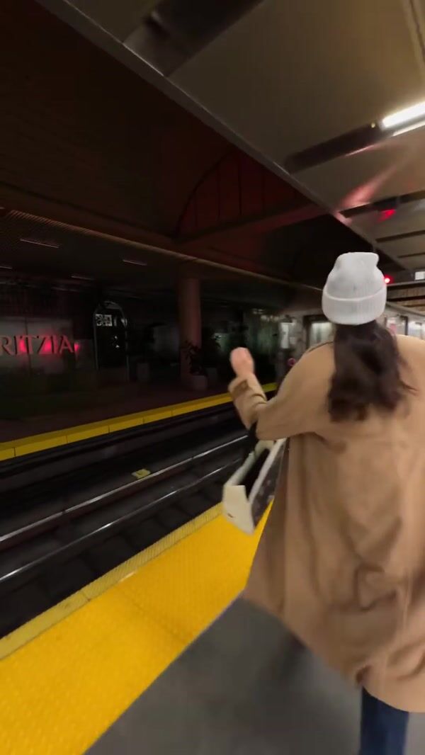 Aritzia Store Emerges in the Subway