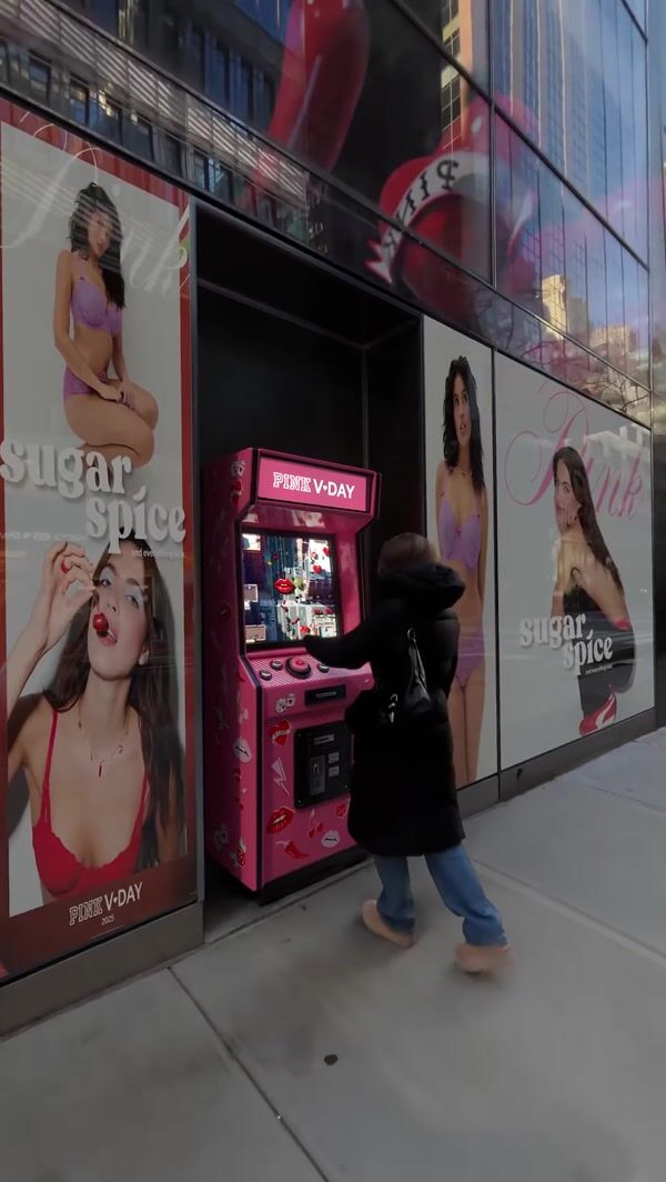 Victoria’s Secret PINK Giant Glossy Lips Float in NYC