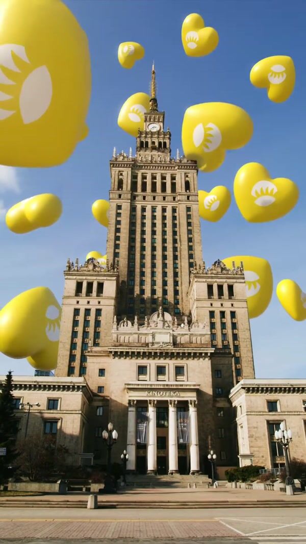 Andersen Giant Yellow Floating Heart Balloons