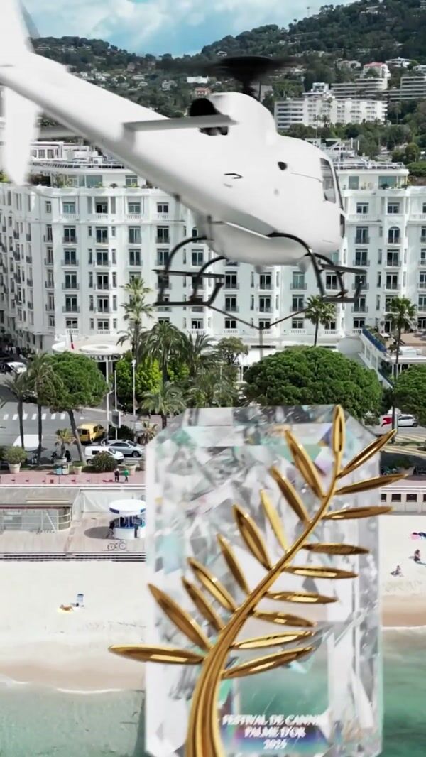 Chopard Helicopter Airlifts Giant Palm d'Or