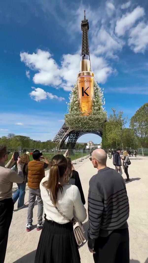 Kérastase Hair Oil Blooming Flowers  at Eiffel Tower