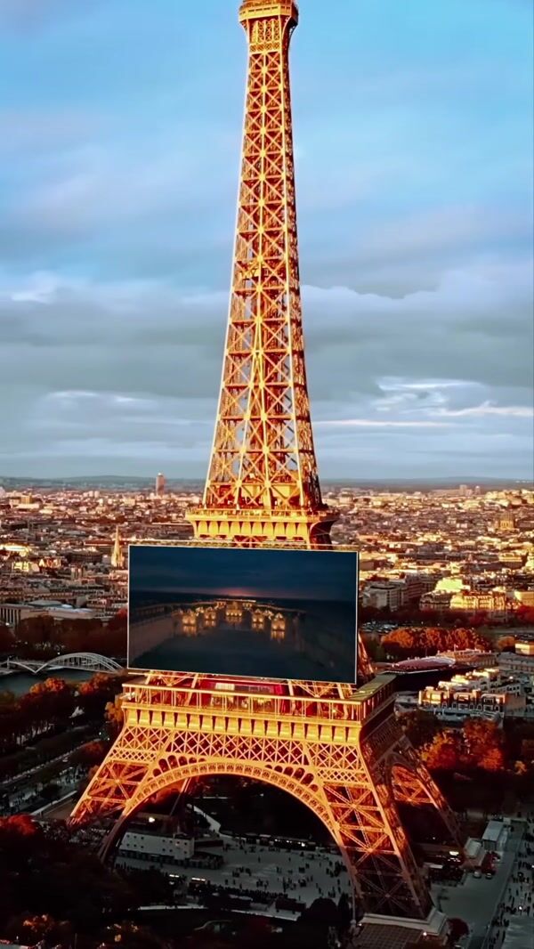 Dior Rihanna Billboard Around the World