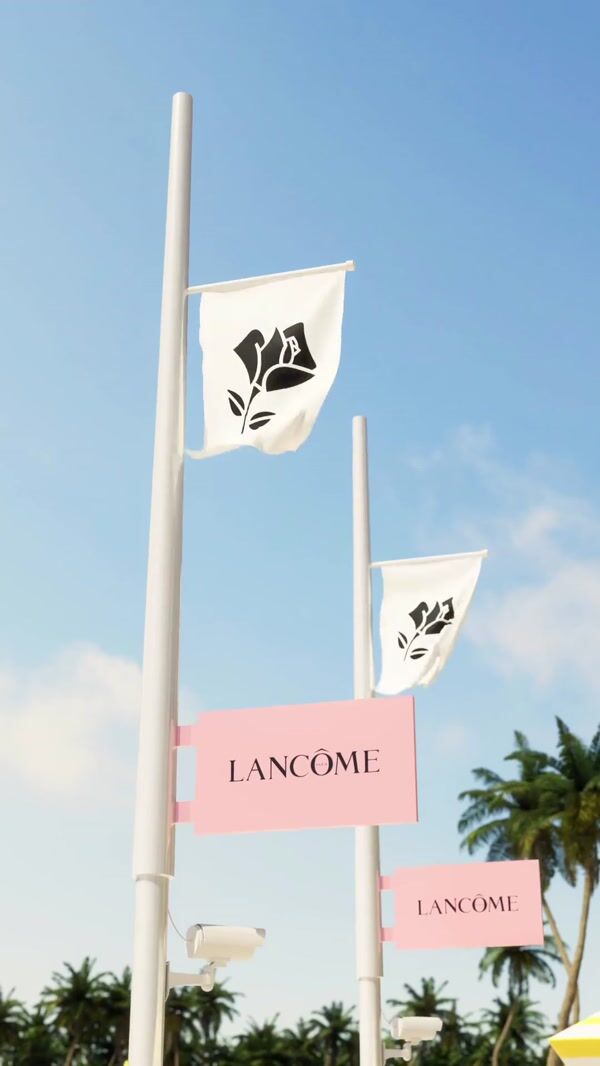 Lancôme Sunbathing Sunscreens on the Beach