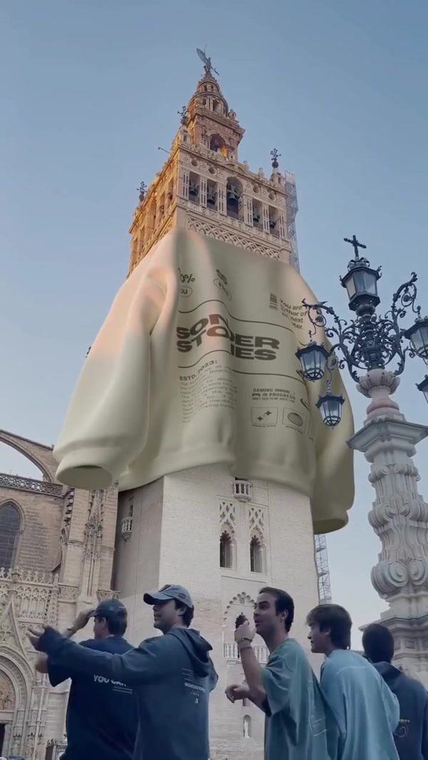 Sonderstories Hoodie Drapes Giralda Tower