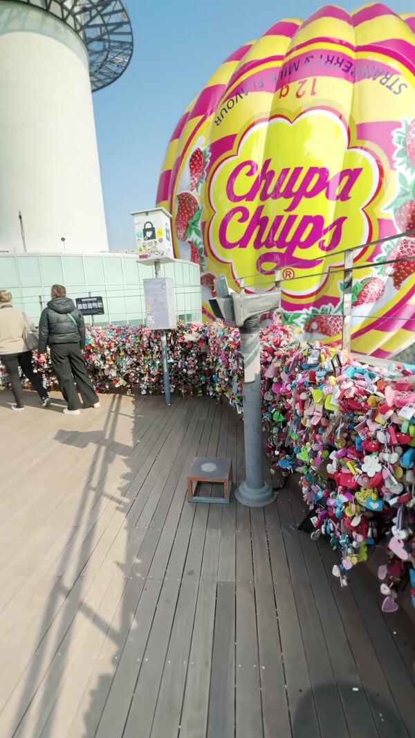 Chupa Chups Lollipop-branded Hot Air Balloons