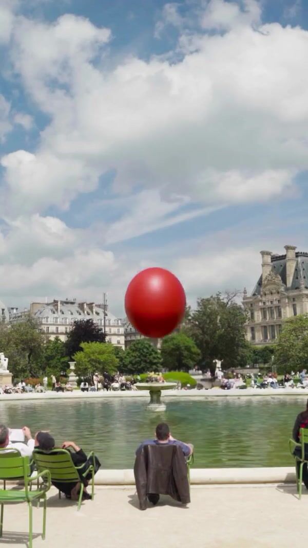 Max Mara Column Ad Rises at Fountain