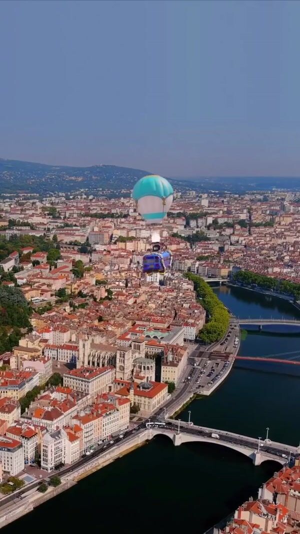 Fortnite Bus Carried by Hot Air Balloon