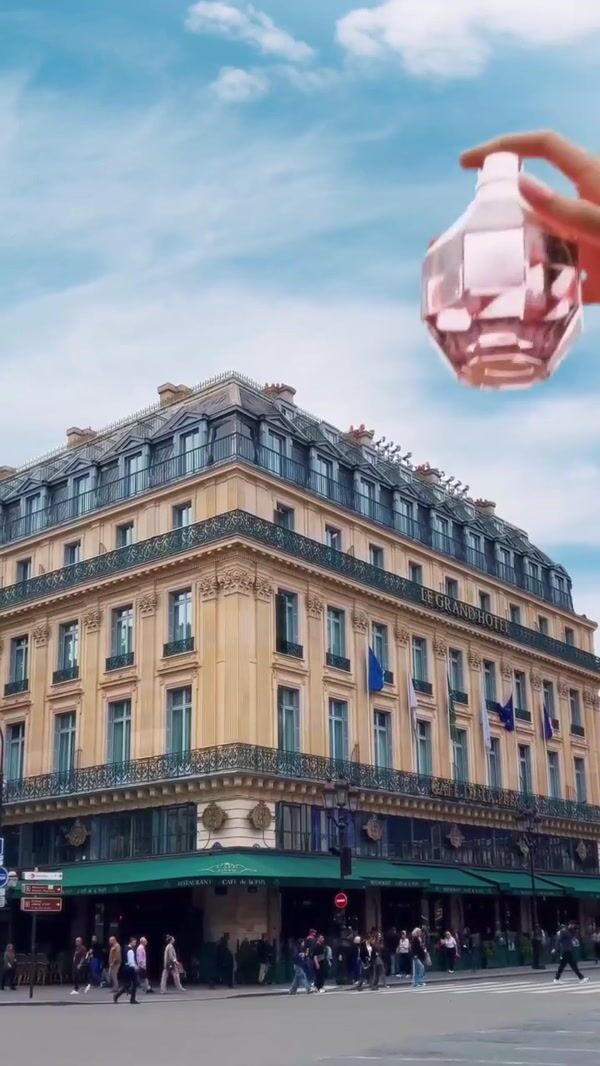 Viktor&Rolf Giant Flowerbomb Blooms in Paris
