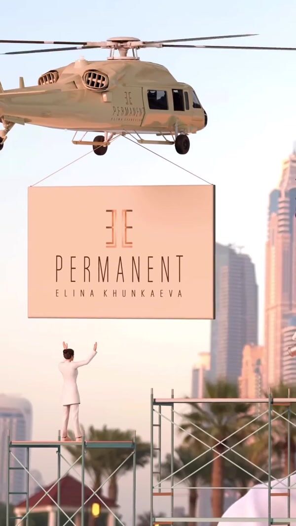 Elle Giant Woman Groomed with Makeup