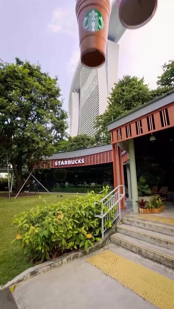 Starbucks Giant Sundaes Drop on Coffee Shop