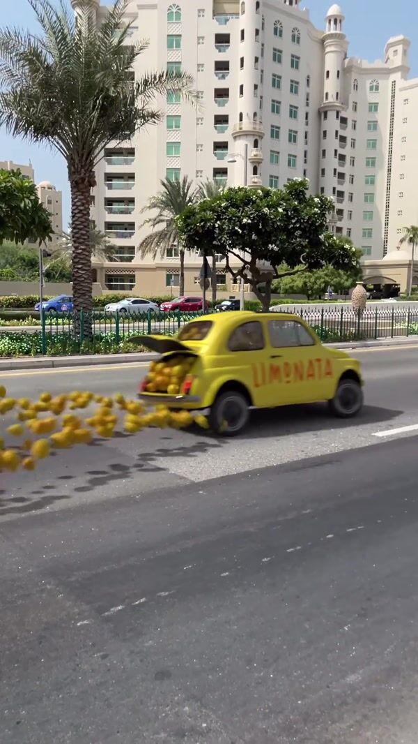 Limonata Car Spills Lemons on Street