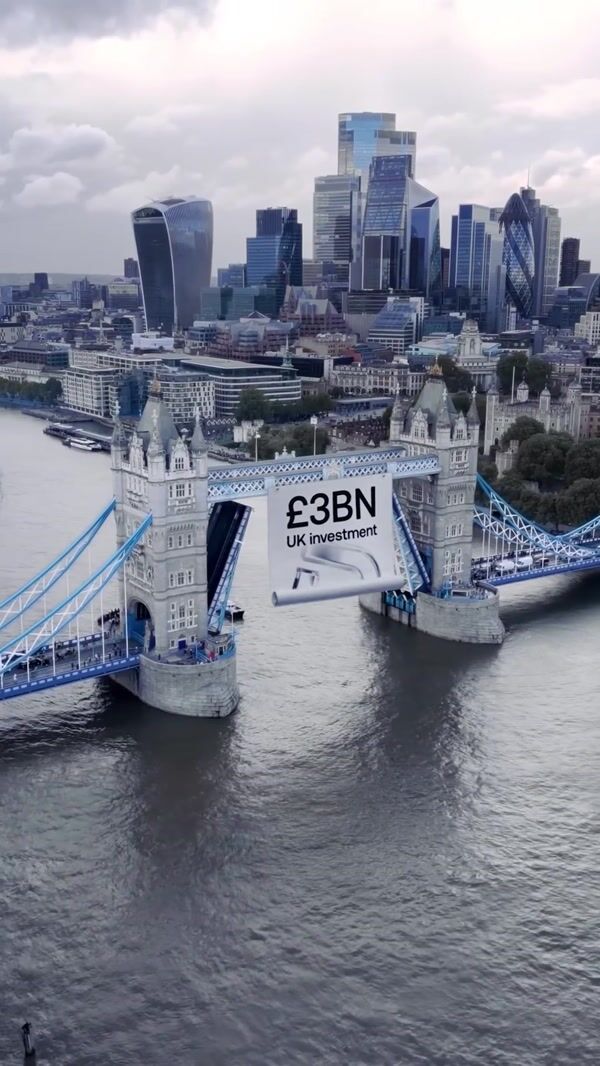 Revolut Enormous Banner at Tower Bridge