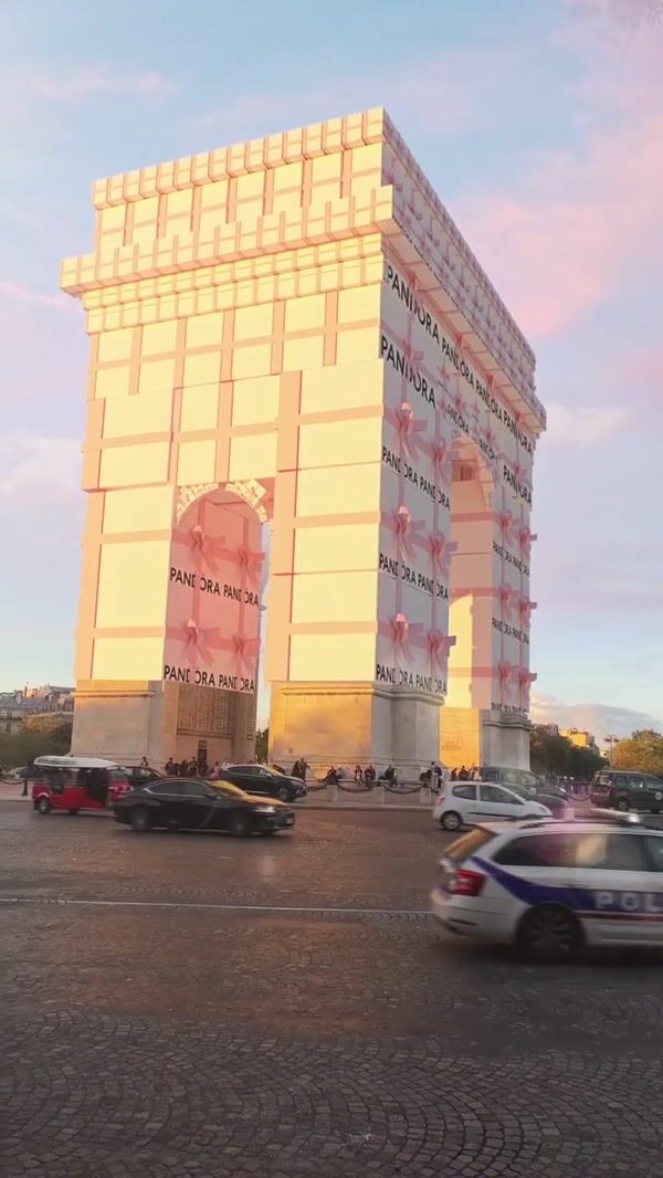 Pandora Arc de Triomphe Made of Gift Boxes