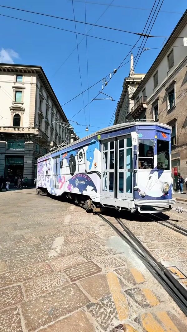 Marvis Animated Animals Appear as Tram Passes By