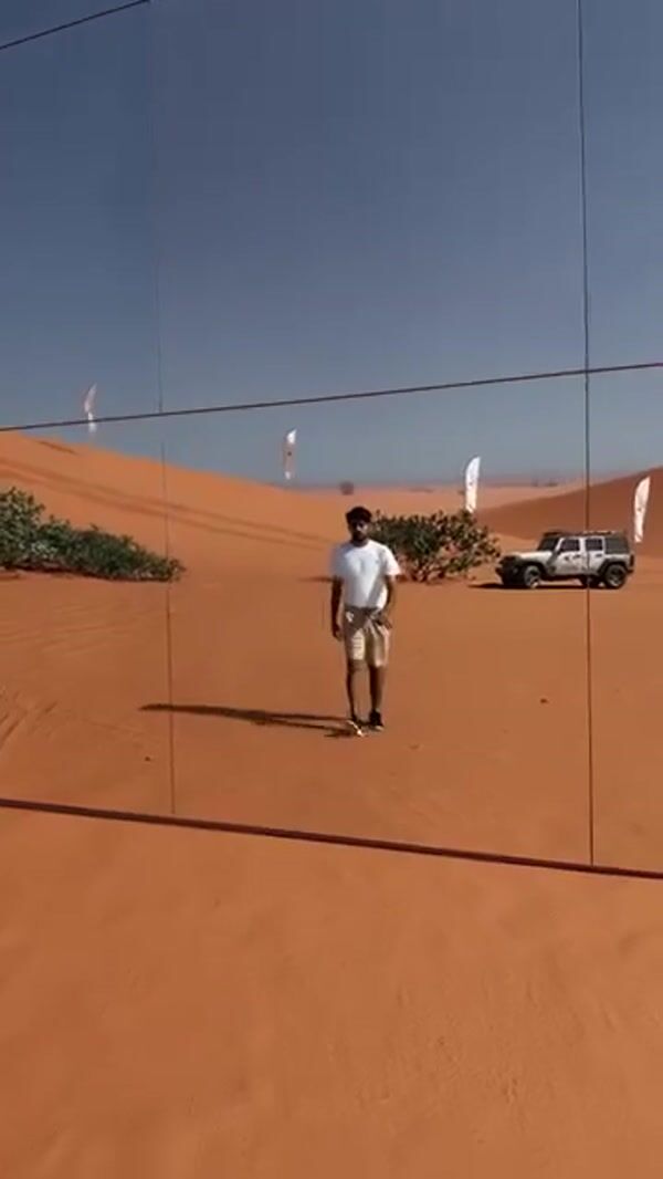 Mihyar Mirror Scans Man for Fitting