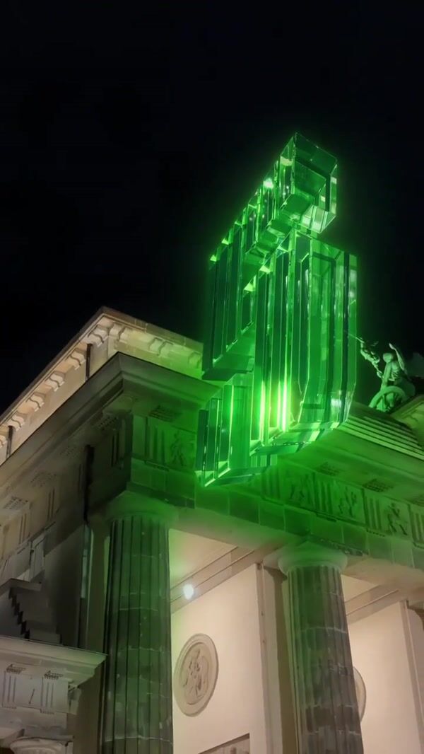 Renault Giant Green Number 5 at Brandenburg Gate
