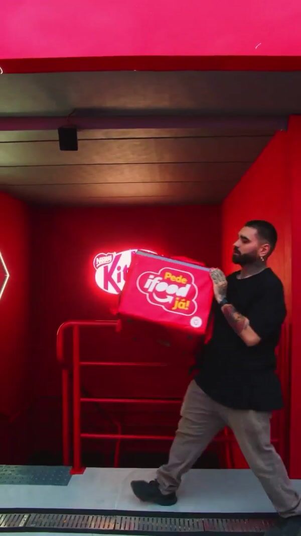 KitKat Chocolates Spill from Delivery Box