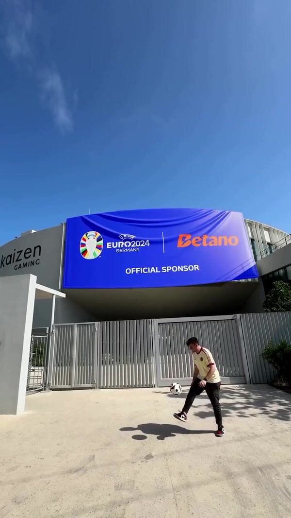 Betano Hot Air Balloon Trophy Ascending with Drones