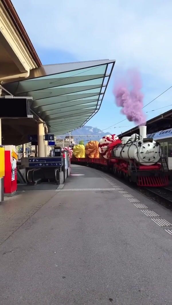 Extreme Ice Cream Train Loaded with Ice Cream