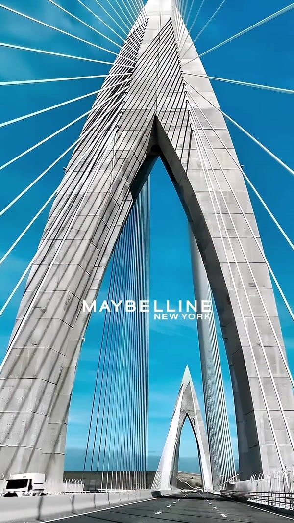 Maybelline Giant Yellow Inflatables Take Over Bridge