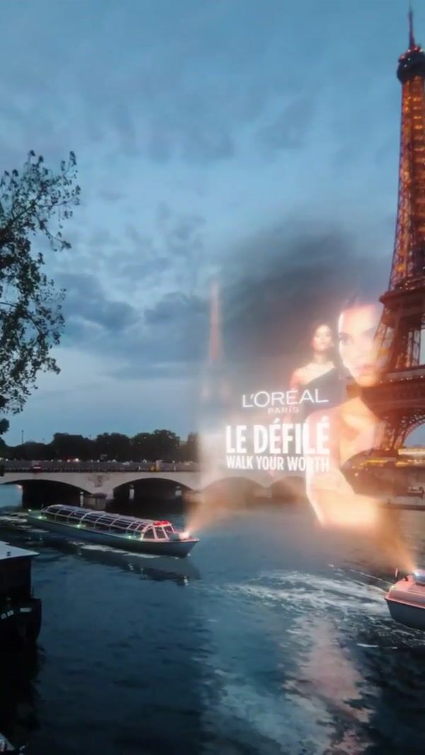 L'Oréal Paris Boats Beaming Hologram