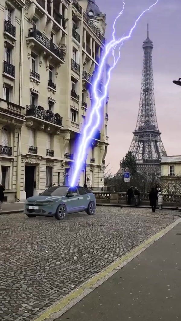 Citroën Car Energizes by Lightning Bolt