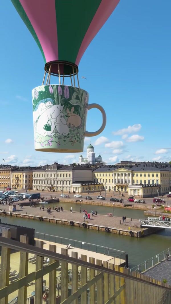 Moomin Arabia Hot Air Balloon Made of Mugs